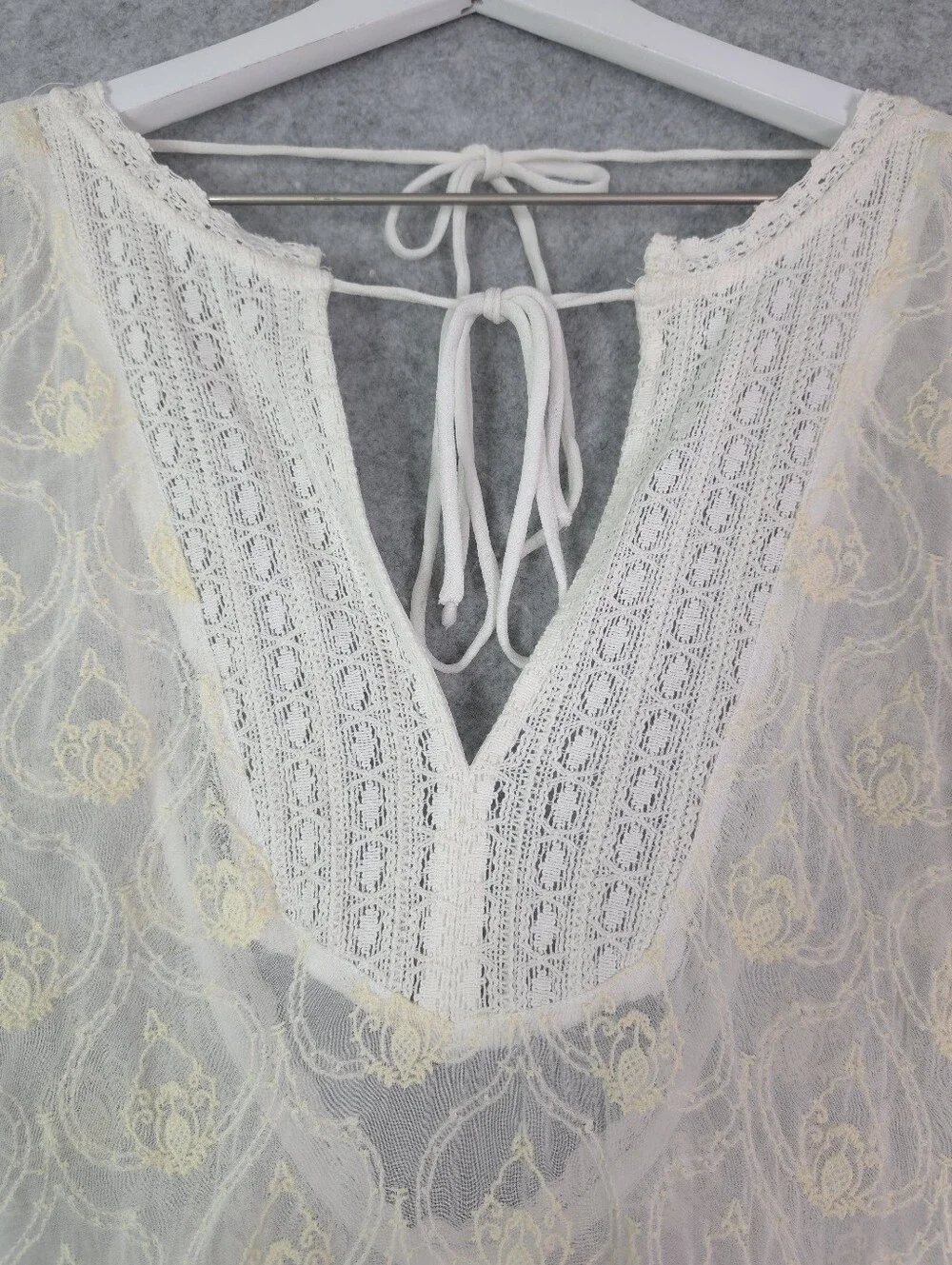 By Anthropologie The Deco Flutter Sleeve Sheer Open Back Tunic Top - Cream - Picture 6 of 12